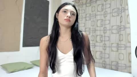 caroll_marquez online show from July 1, 11:19 am