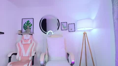 carolyne_sweet online show from June 25, 5:12 am