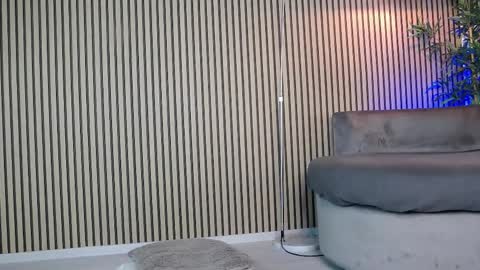 carolynnx online show from October 16, 9:42 am