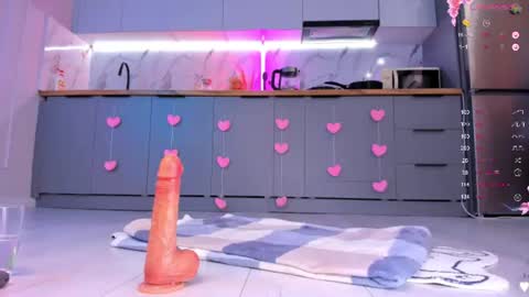Yummi online show from June 12, 3:27 am