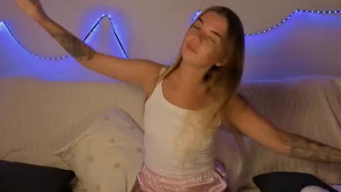 carriebradshawww online show from October 1, 4:28 pm