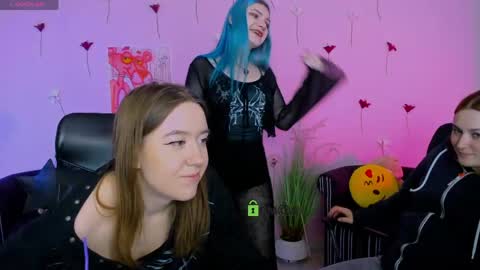 casey_meow_ online show from April 18, 8:49 am