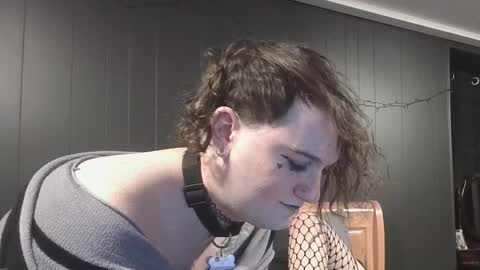 caseypup online show from December 6, 2:51 am