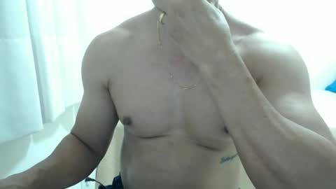 cashmastermuscle77 online show from December 17, 1:45 am