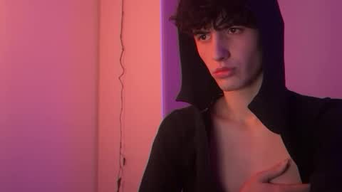 cashmasterparis online show from February 3, 10:36 pm