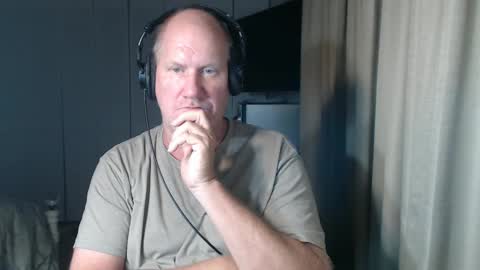 Snapshot of casinocam chatting on September 16, 4:59 am CasinoCam online show from September 16, 4:59 am
