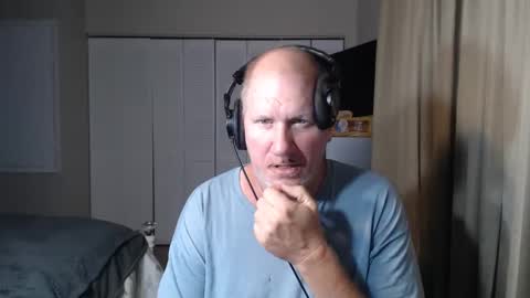 Snapshot of casinocam chatting on September 26, 2:52 am CasinoCam online show from September 26, 2:52 am