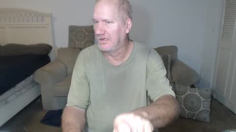 Snapshot of casinocam chatting on February 23, 2:40 am CasinoCam online show from February 23, 2:40 am