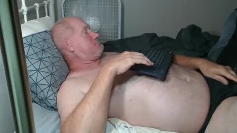 Snapshot of casinocam chatting on September 18, 7:01 am CasinoCam online show from September 18, 7:01 am
