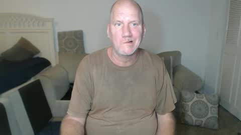 Snapshot of casinocam chatting on March 5, 12:27 am CasinoCam online show from March 5, 12:27 am