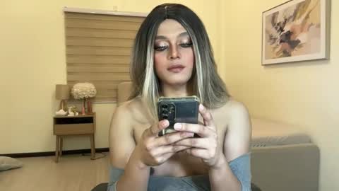 cassie online show from December 17, 3:08 pm