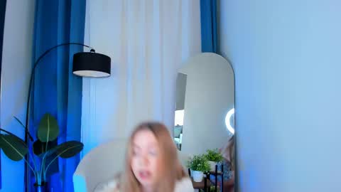 Hello my name is Cassie and my friend Nilo is also here online show from February 21, 6:29 am