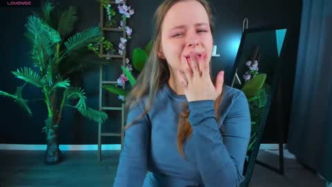 assie online show from March 7, 9:06 pm