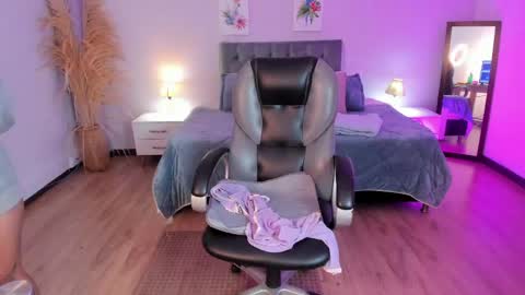 Karol  online show from April 8, 7:39 pm