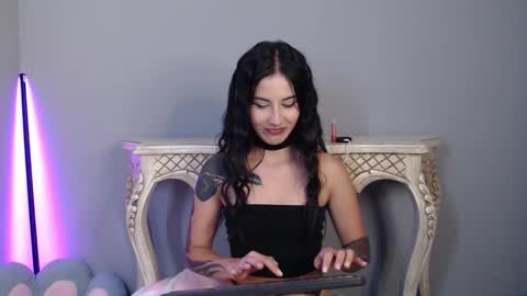 cat online show from October 18, 9:19 pm