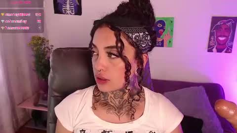 Cata green model independient online show from July 29, 9:15 pm