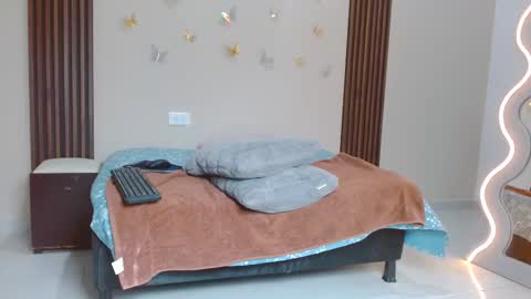 catalina online show from January 1, 1:26 am