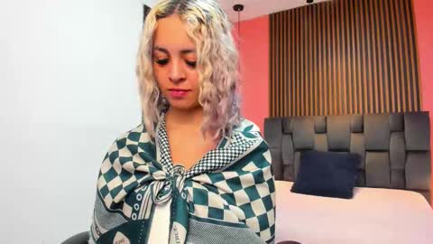 Catalina online show from December 1, 12:36 pm