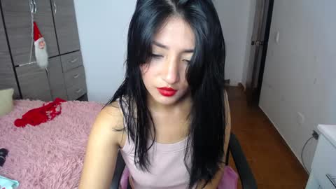 catalinahounn online show from December 7, 6:32 pm