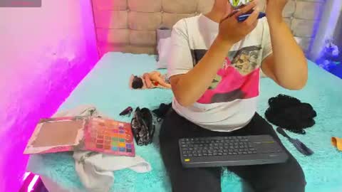 catherine_and_tara online show from July 19, 10:01 pm