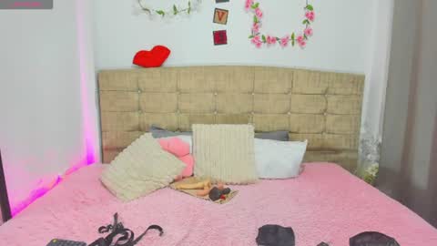 catherine_and_tara online show from July 11, 3:00 am