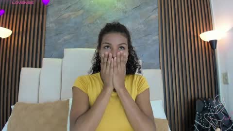 catiusca_reyes_03 online show from April 7, 12:07 pm