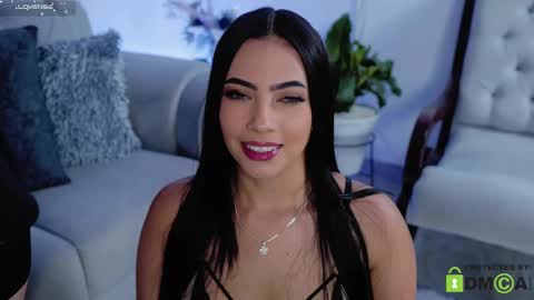 IG soycatrinaoficial online show from March 12, 7:04 pm