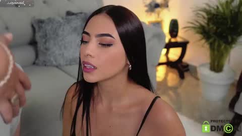 IG soycatrinaoficial online show from February 15, 7:06 pm