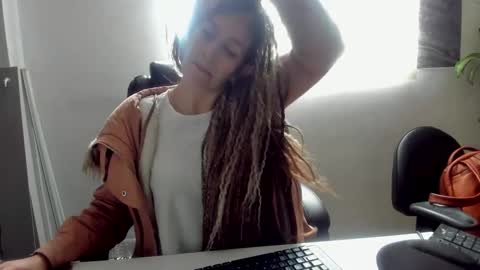Snapshot of catt_evans1 chatting on October 12, 8:43 pm CATT EVANS online show from October 12, 8:43 pm