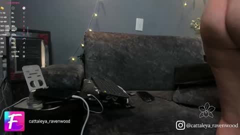 Cattaleya Ravenwood online show from November 28, 2:13 pm