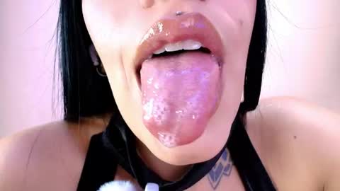 Cattleya online show from June 19, 4:18 am