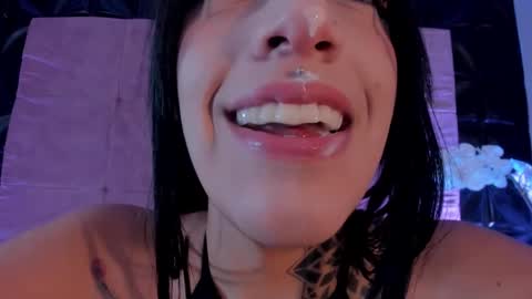 Snapshot of cattleya_jensen chatting on February 22, 5:13 pm Cattleya online show from February 22, 5:13 pm