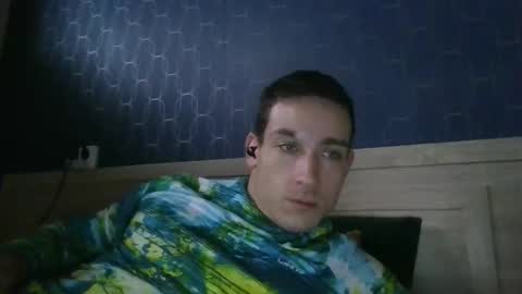 Im yours online show from December 3, 10:05 am