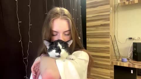 Polly online show from March 3, 8:32 am