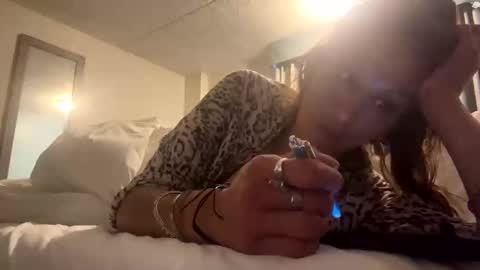cece_vibez online show from September 27, 2:48 pm