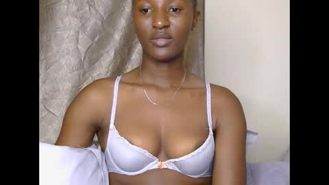 cee_queen online show from May 30, 2:10 am