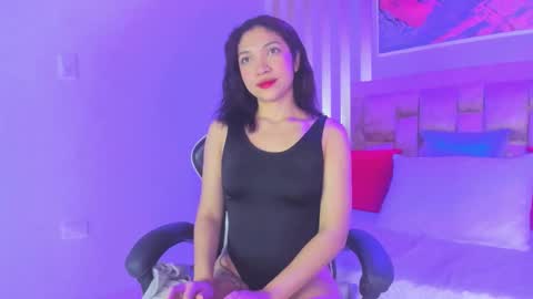 Snapshot of celeste_collinss_ chatting on October 22, 12:18 pm celeste_collinss_ online show from October 22, 12:18 pm