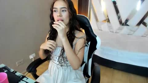 SARA  online show from February 24, 6:55 pm