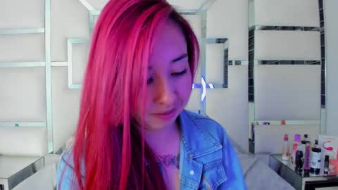 celeste_hillx online show from March 8, 5:17 am