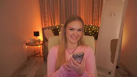 celestenoirr online show from June 10, 7:07 am