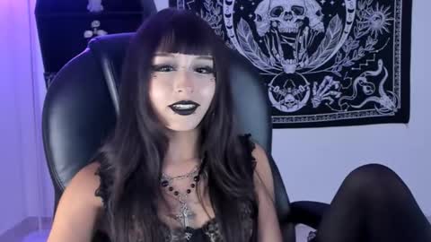   online show from October 28, 8:21 pm