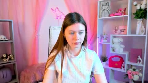 your cute kitty online show from March 14, 6:56 pm