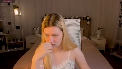 your cute kitty online show from June 12, 8:30 pm