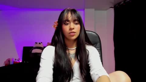 Snapshot of celestinepurple chatting on March 10, 12:18 am Celestineeeeee online show from March 10, 12:18 am