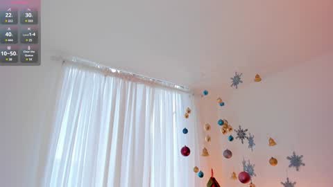 Snapshot of celia_dubois chatting on December 23, 9:51 pm Ari online show from December 23, 9:51 pm