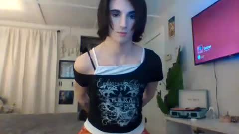 chanel2002 online show from March 8, 5:33 pm