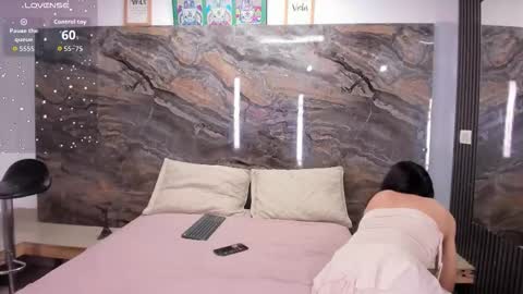    online show from November 4, 3:52 am