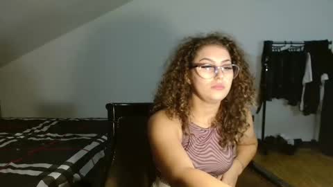 Stephanieblisss online show from December 8, 3:35 pm