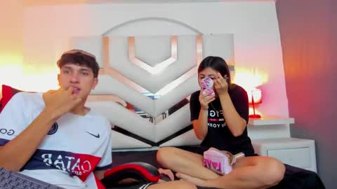 Chanellandmax online show from December 4, 1:44 pm