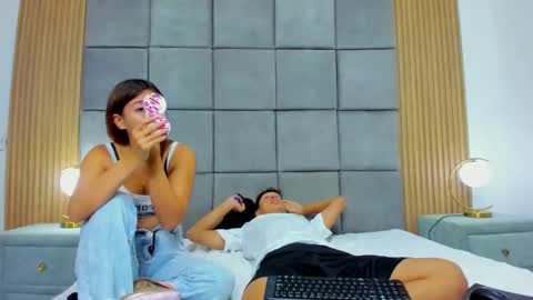 Chanellandmax online show from November 6, 1:58 pm